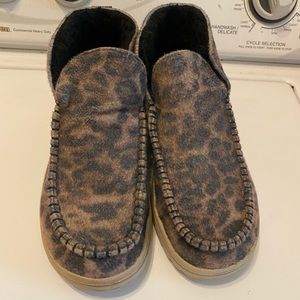 Hey Dude Leopard Shoes size 10